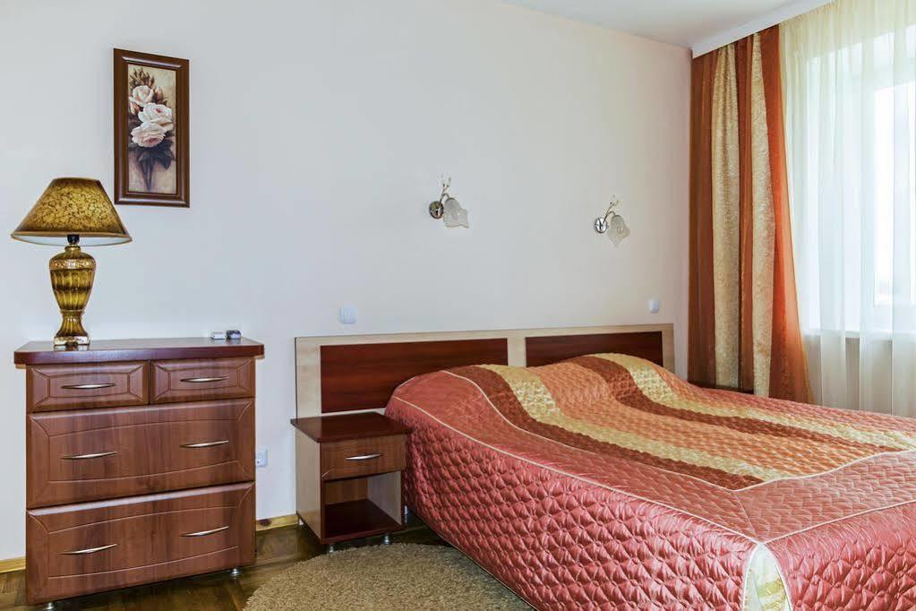 Tourist Hotel Mahiljow Eksteriør bilde